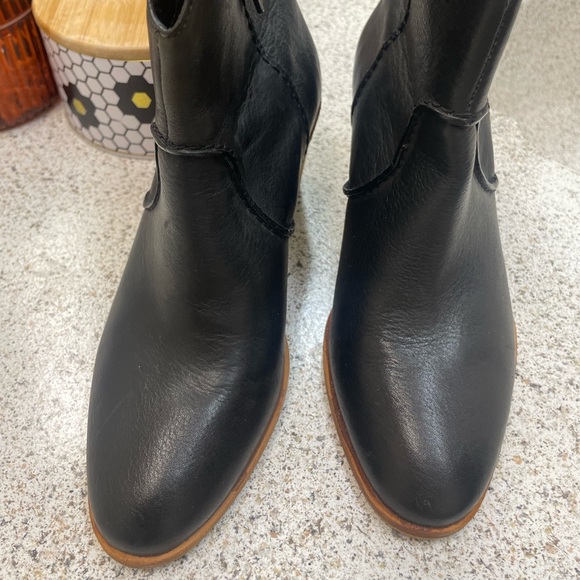 Bass Sophia Black Booties - Picture 3 of 4